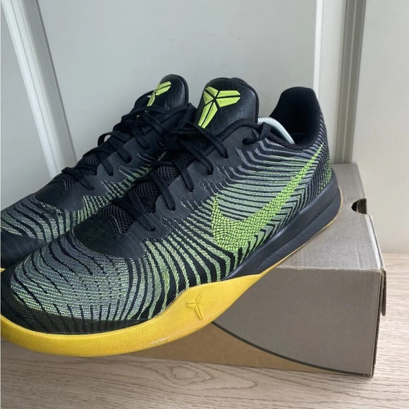 NIKE KB 2016 Kobe Basketball MENTALITY II Shoes VOLT/BLACK - MEN  12 - Picture 7 of 14